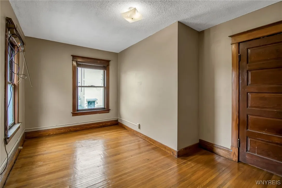 31 Hughes Avenue, Buffalo, New York 14208, Buffalo, New York 14208, 7 Bedrooms Bedrooms, 10 Rooms Rooms,2 BathroomsBathrooms,Residential,For Sale,31 Hughes Avenue, Buffalo, New York 14208,0,B1638393