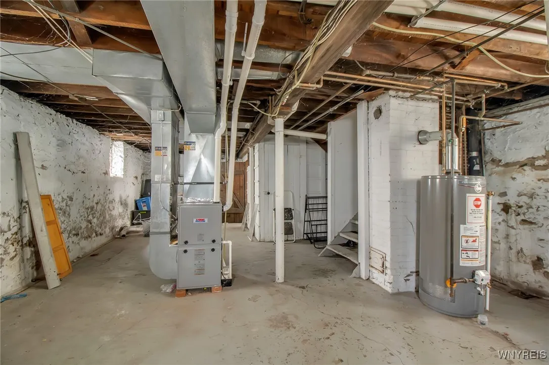 31 Hughes Avenue, Buffalo, New York 14208, Buffalo, New York 14208, 7 Bedrooms Bedrooms, 10 Rooms Rooms,2 BathroomsBathrooms,Residential,For Sale,31 Hughes Avenue, Buffalo, New York 14208,0,B1638393