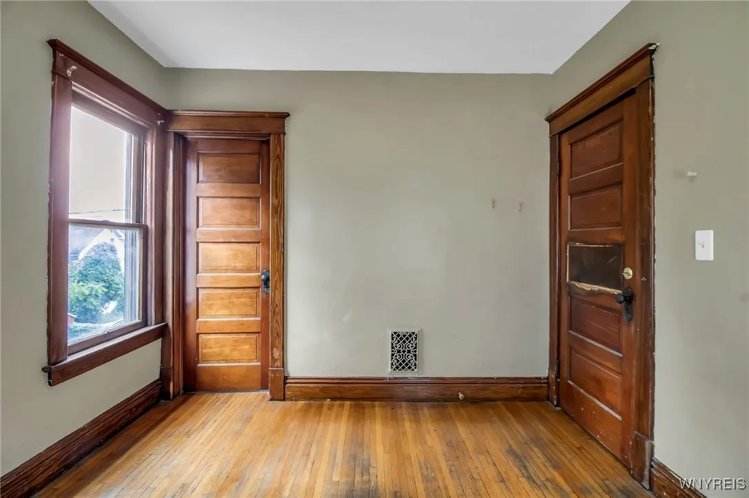 31 Hughes Avenue, Buffalo, New York 14208, Buffalo, New York 14208, 7 Bedrooms Bedrooms, 10 Rooms Rooms,2 BathroomsBathrooms,Residential,For Sale,31 Hughes Avenue, Buffalo, New York 14208,0,B1638393