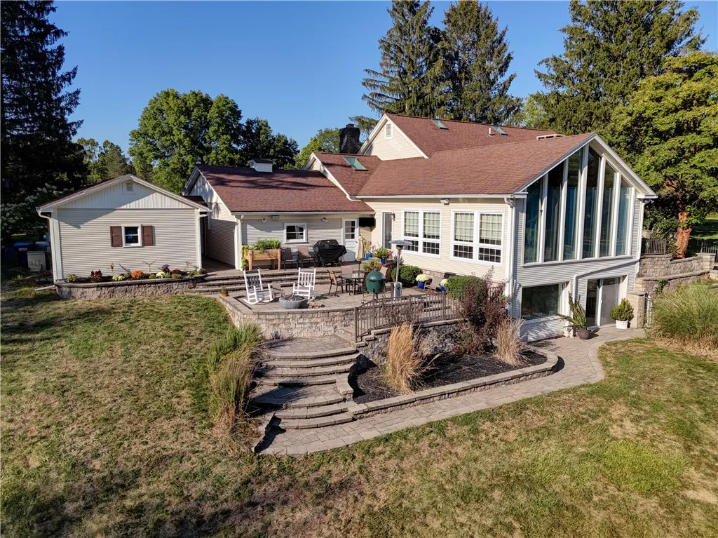 38 Taylor Road, Mendon, New York 14472, Mendon, New York 14472, 5 Bedrooms Bedrooms, 10 Rooms Rooms,3 BathroomsBathrooms,Residential,For Sale,38 Taylor Road, Mendon, New York 14472,0,R1636400