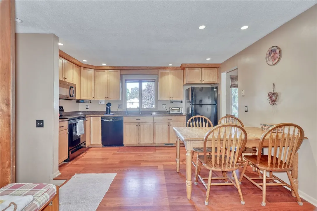 68 Kensington Court, Greece, New York 14612, Greece, New York 14612, 3 Bedrooms Bedrooms, 7 Rooms Rooms,2 BathroomsBathrooms,Residential,For Sale,68 Kensington Court, Greece, New York 14612,0,R1634964
