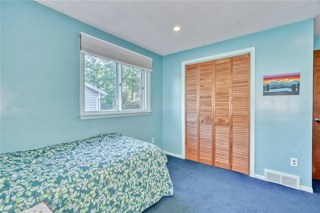 68 Kensington Court, Greece, New York 14612, Greece, New York 14612, 3 Bedrooms Bedrooms, 7 Rooms Rooms,2 BathroomsBathrooms,Residential,For Sale,68 Kensington Court, Greece, New York 14612,0,R1634964