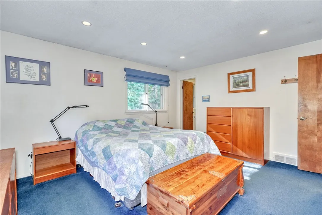 68 Kensington Court, Greece, New York 14612, Greece, New York 14612, 3 Bedrooms Bedrooms, 7 Rooms Rooms,2 BathroomsBathrooms,Residential,For Sale,68 Kensington Court, Greece, New York 14612,0,R1634964