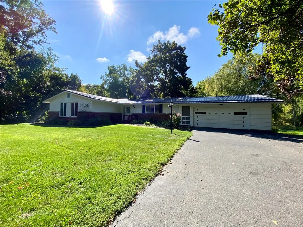 1289 West Avenue, Parma, New York 14468, Parma, New York 14468, 3 Bedrooms Bedrooms, 7 Rooms Rooms,2 BathroomsBathrooms,Residential,For Sale,1289 West Avenue, Parma, New York 14468,0,R1637736