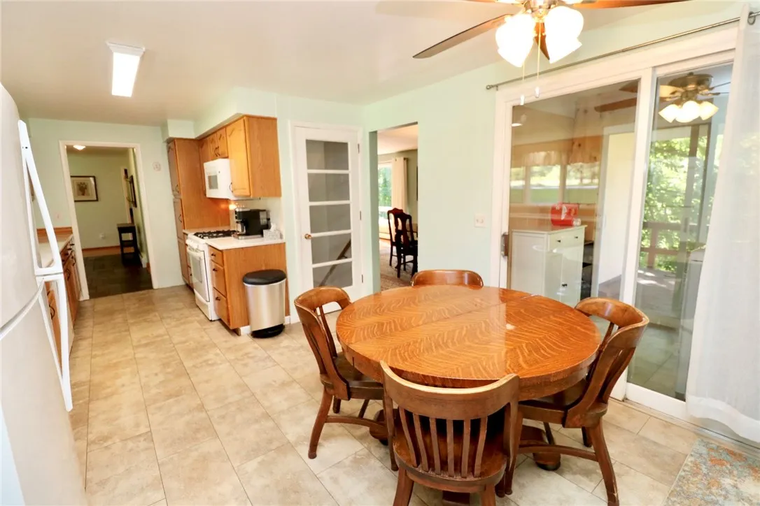 1289 West Avenue, Parma, New York 14468, Parma, New York 14468, 3 Bedrooms Bedrooms, 7 Rooms Rooms,2 BathroomsBathrooms,Residential,For Sale,1289 West Avenue, Parma, New York 14468,0,R1637736