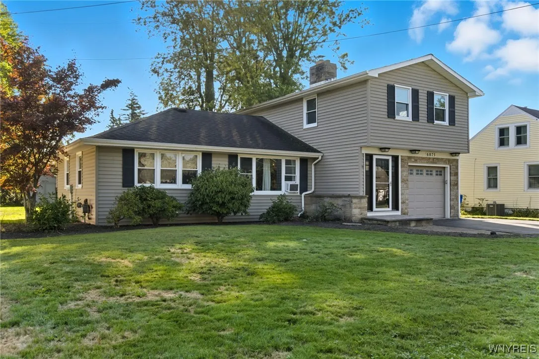 6075 Long Street, Clarence, New York 14032, Clarence, New York 14032, 4 Bedrooms Bedrooms, 6 Rooms Rooms,2 BathroomsBathrooms,Residential,For Sale,6075 Long Street, Clarence, New York 14032,0,B1637621
