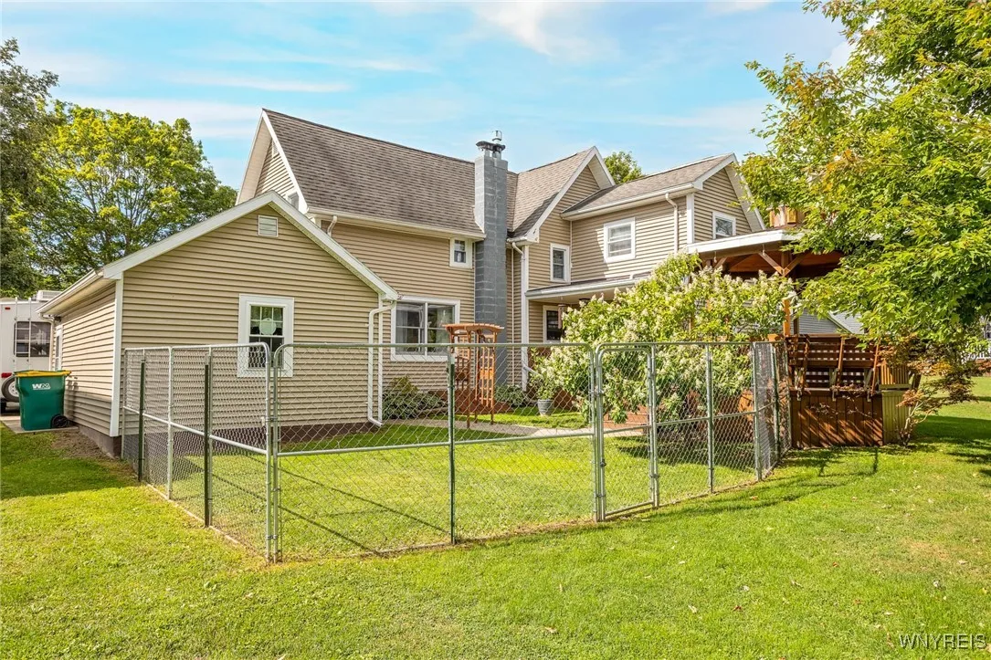 39 Sherman Avenue, Middlebury, New York 14591, Middlebury, New York 14591, 3 Bedrooms Bedrooms, 9 Rooms Rooms,2 BathroomsBathrooms,Residential,For Sale,39 Sherman Avenue, Middlebury, New York 14591,0,B1638300