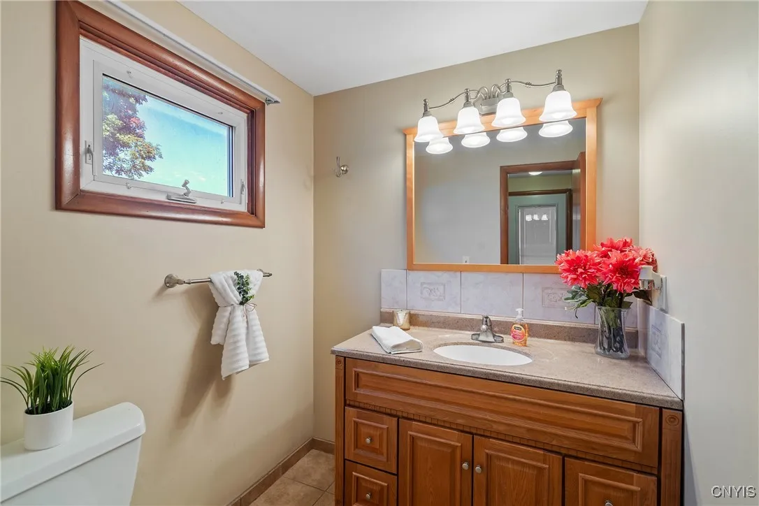 4960 Harvest Lane, Clay, New York 13088, Clay, New York 13088, 3 Bedrooms Bedrooms, 8 Rooms Rooms,2 BathroomsBathrooms,Residential,For Sale,4960 Harvest Lane, Clay, New York 13088,0,S1637395