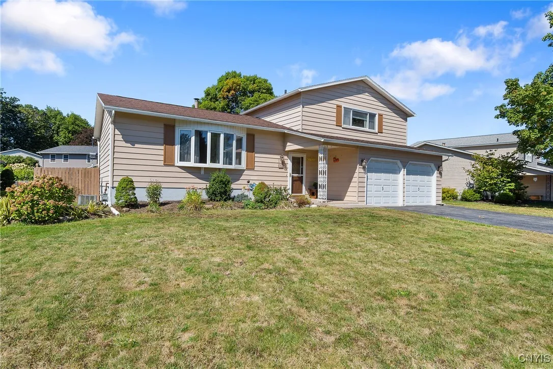 4960 Harvest Lane, Clay, New York 13088, Clay, New York 13088, 3 Bedrooms Bedrooms, 8 Rooms Rooms,2 BathroomsBathrooms,Residential,For Sale,4960 Harvest Lane, Clay, New York 13088,0,S1637395