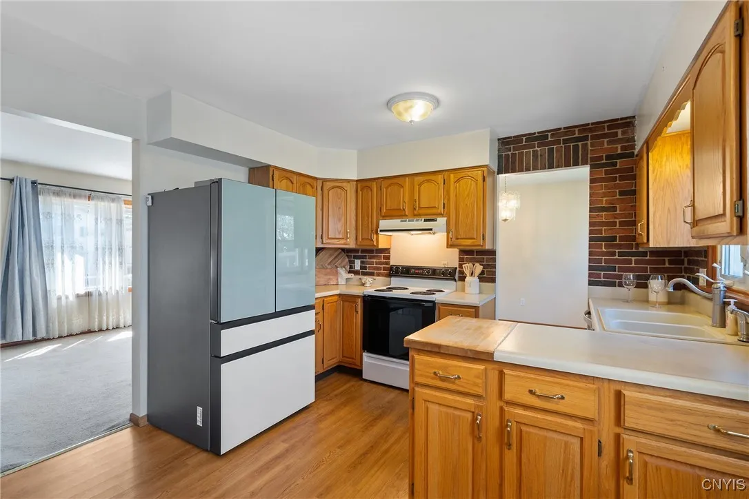 4960 Harvest Lane, Clay, New York 13088, Clay, New York 13088, 3 Bedrooms Bedrooms, 8 Rooms Rooms,2 BathroomsBathrooms,Residential,For Sale,4960 Harvest Lane, Clay, New York 13088,0,S1637395