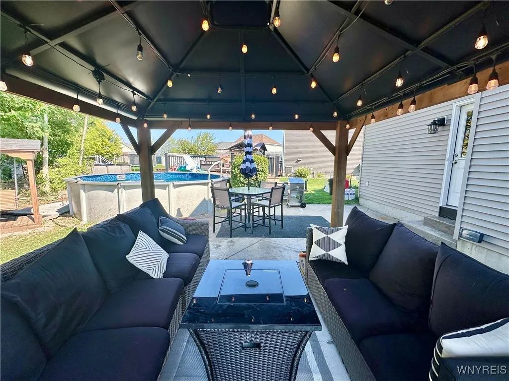 6314 White Oak, Hamburg, New York 14085, Hamburg, New York 14085, 3 Bedrooms Bedrooms, 8 Rooms Rooms,2 BathroomsBathrooms,Residential,For Sale,6314 White Oak, Hamburg, New York 14085,0,B1637813