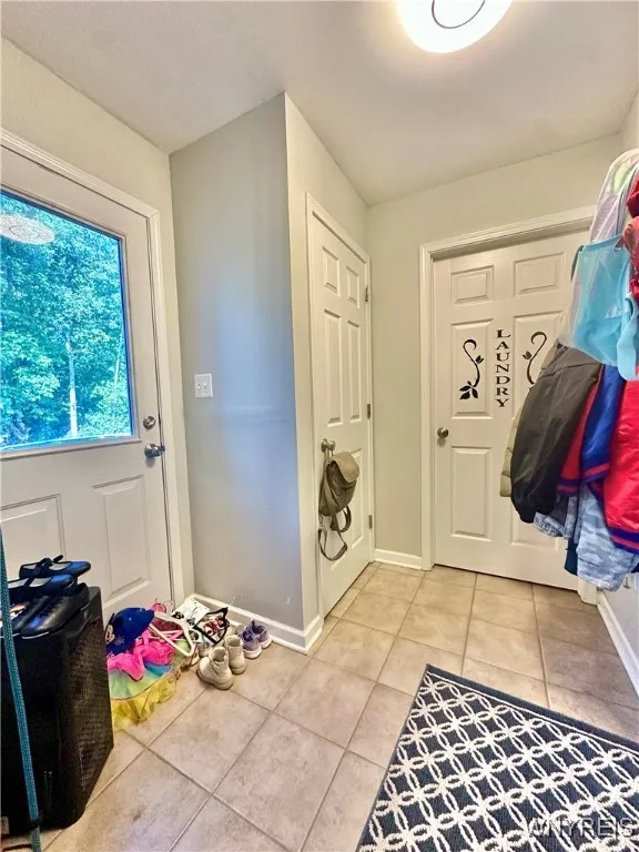 6314 White Oak, Hamburg, New York 14085, Hamburg, New York 14085, 3 Bedrooms Bedrooms, 8 Rooms Rooms,2 BathroomsBathrooms,Residential,For Sale,6314 White Oak, Hamburg, New York 14085,0,B1637813