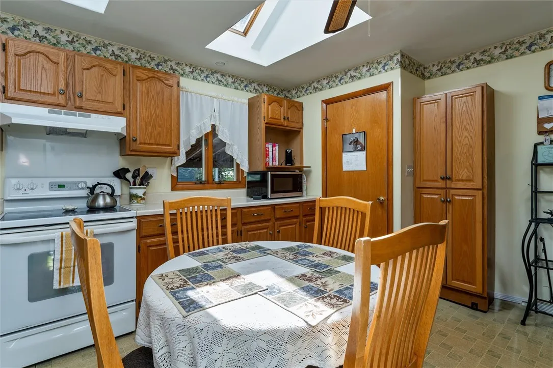 457 Jefferson Avenue, Perinton, New York 14450, Perinton, New York 14450, 4 Bedrooms Bedrooms, 6 Rooms Rooms,2 BathroomsBathrooms,Residential,Closed,457 Jefferson Avenue, Perinton, New York 14450,0,R1637099