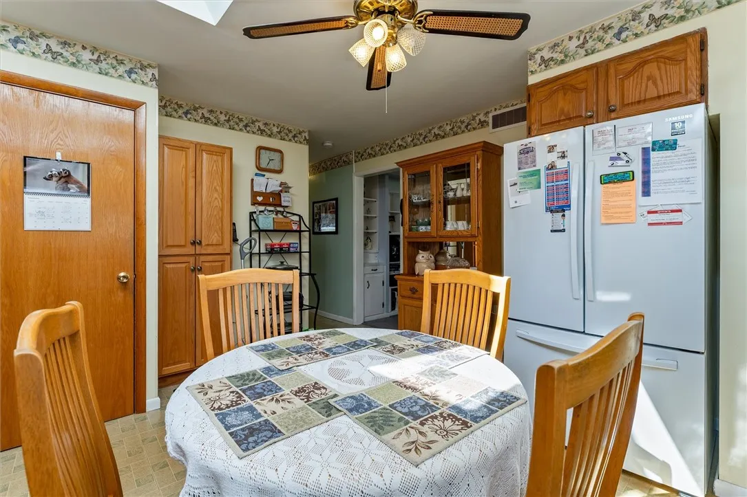 457 Jefferson Avenue, Perinton, New York 14450, Perinton, New York 14450, 4 Bedrooms Bedrooms, 6 Rooms Rooms,2 BathroomsBathrooms,Residential,Closed,457 Jefferson Avenue, Perinton, New York 14450,0,R1637099