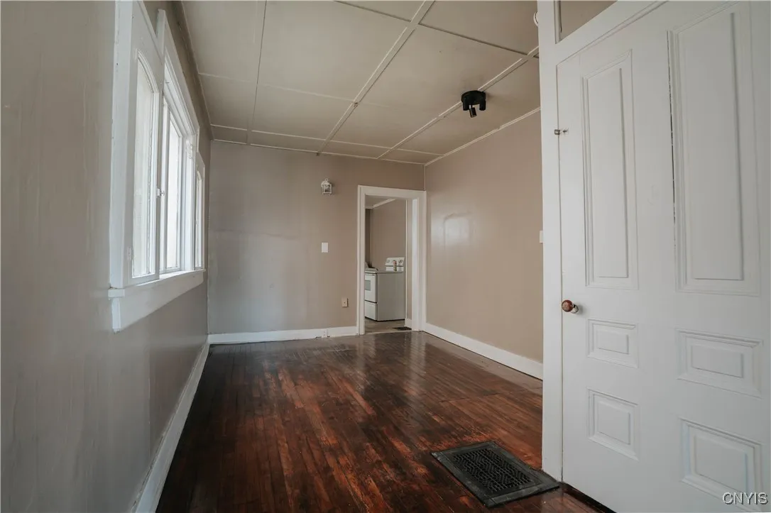 38 Elm Street 1, German Flatts, New York 13357, German Flatts, New York 13357, 2 Bedrooms Bedrooms, 4 Rooms Rooms,1 BathroomBathrooms,Residential Lease,Closed,38 Elm Street 1, German Flatts, New York 13357,0,S1638463