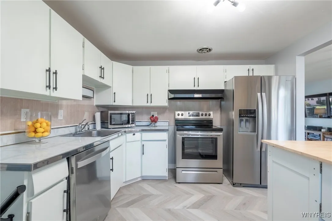 173 Sunrise Boulevard, Amherst, New York 14221, Amherst, New York 14221, 3 Bedrooms Bedrooms, 7 Rooms Rooms,1 BathroomBathrooms,Residential,Closed,173 Sunrise Boulevard, Amherst, New York 14221,0,B1638419