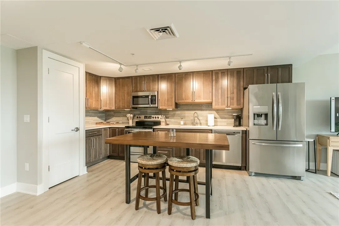 205 Lakeshore Drive 508, Canandaigua City, New Yor, Canandaigua City, New York 14424, 2 Bedrooms Bedrooms, 5 Rooms Rooms,1 BathroomBathrooms,Residential,For Sale,205 Lakeshore Drive 508, Canandaigua City, New Yor,0,R1637484