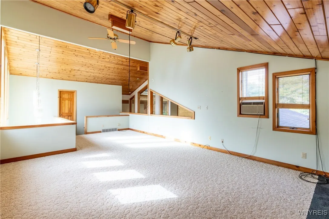 3238 South Woodland Court, Wheatfield, New York 14, Wheatfield, New York 14120, 2 Bedrooms Bedrooms, 7 Rooms Rooms,2 BathroomsBathrooms,Residential,Closed,3238 South Woodland Court, Wheatfield, New York 14,0,B1638256