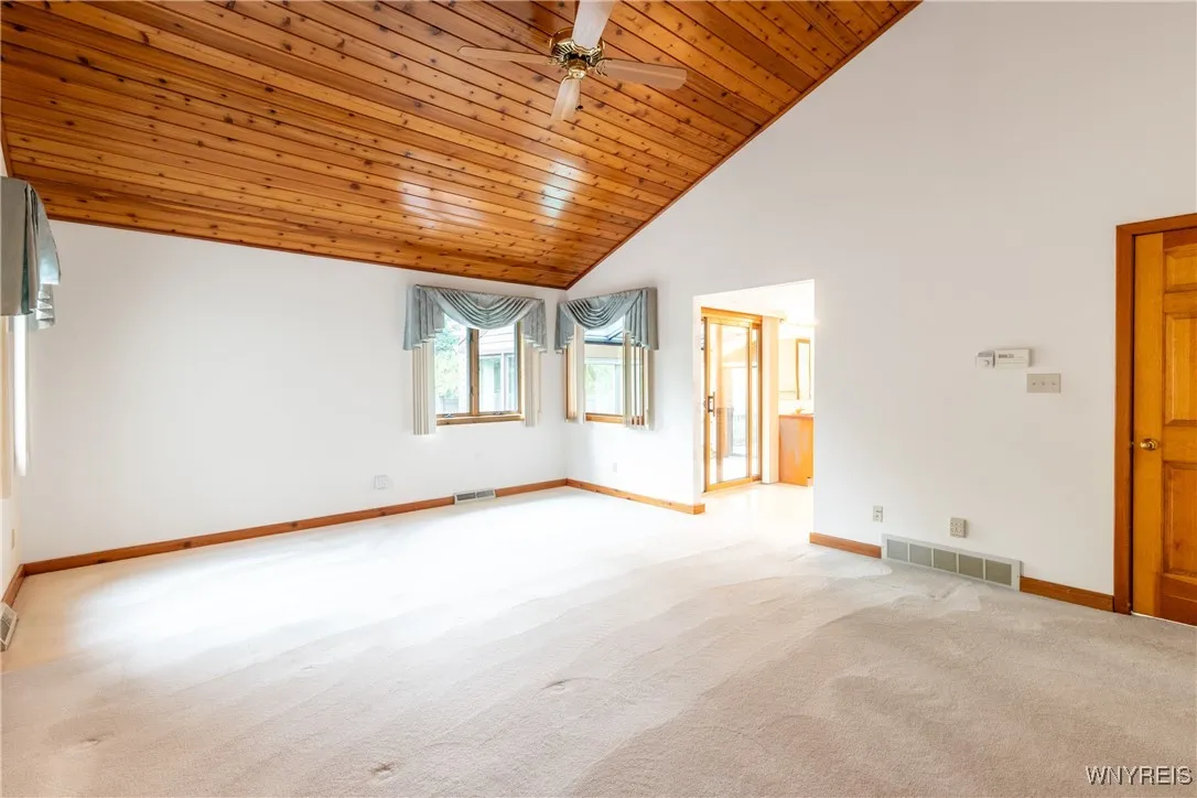 3238 South Woodland Court, Wheatfield, New York 14, Wheatfield, New York 14120, 2 Bedrooms Bedrooms, 7 Rooms Rooms,2 BathroomsBathrooms,Residential,Closed,3238 South Woodland Court, Wheatfield, New York 14,0,B1638256