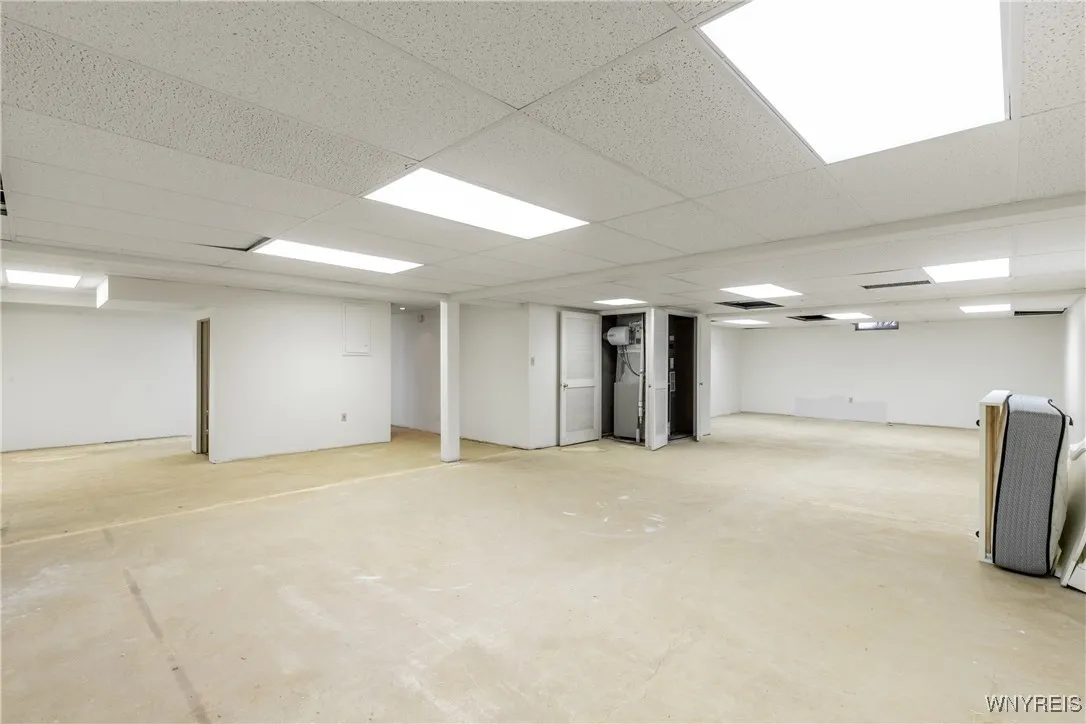 3238 South Woodland Court, Wheatfield, New York 14, Wheatfield, New York 14120, 2 Bedrooms Bedrooms, 7 Rooms Rooms,2 BathroomsBathrooms,Residential,Closed,3238 South Woodland Court, Wheatfield, New York 14,0,B1638256