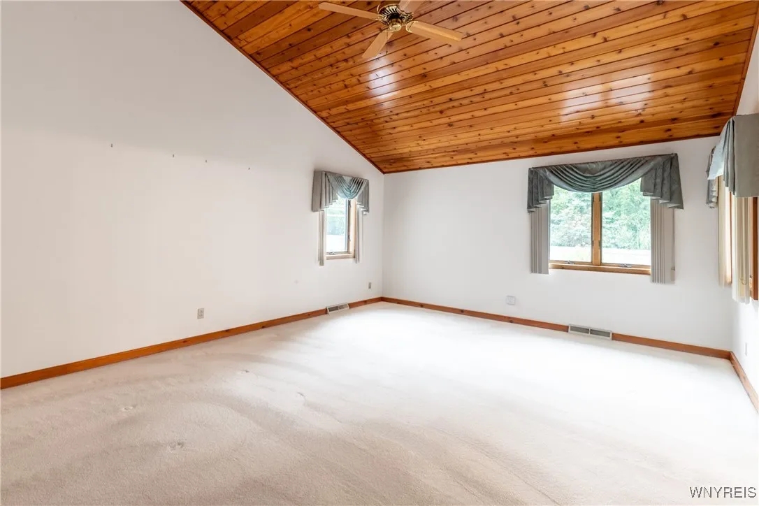 3238 South Woodland Court, Wheatfield, New York 14, Wheatfield, New York 14120, 2 Bedrooms Bedrooms, 7 Rooms Rooms,2 BathroomsBathrooms,Residential,Closed,3238 South Woodland Court, Wheatfield, New York 14,0,B1638256