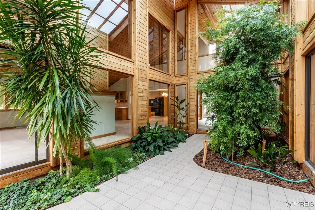 3238 South Woodland Court, Wheatfield, New York 14, Wheatfield, New York 14120, 2 Bedrooms Bedrooms, 7 Rooms Rooms,2 BathroomsBathrooms,Residential,Closed,3238 South Woodland Court, Wheatfield, New York 14,0,B1638256