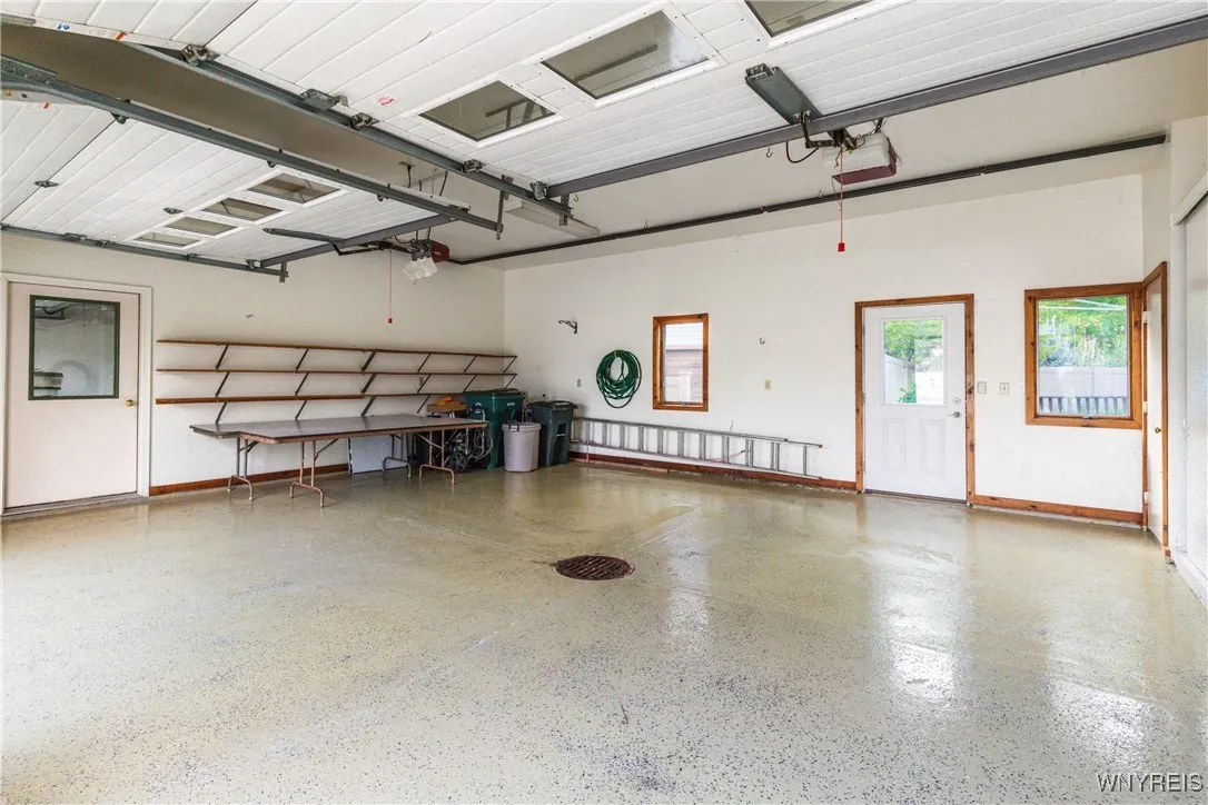 3238 South Woodland Court, Wheatfield, New York 14, Wheatfield, New York 14120, 2 Bedrooms Bedrooms, 7 Rooms Rooms,2 BathroomsBathrooms,Residential,Closed,3238 South Woodland Court, Wheatfield, New York 14,0,B1638256