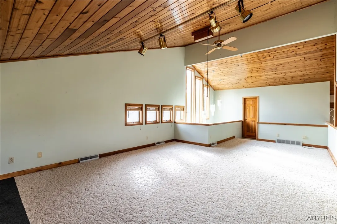 3238 South Woodland Court, Wheatfield, New York 14, Wheatfield, New York 14120, 2 Bedrooms Bedrooms, 7 Rooms Rooms,2 BathroomsBathrooms,Residential,Closed,3238 South Woodland Court, Wheatfield, New York 14,0,B1638256