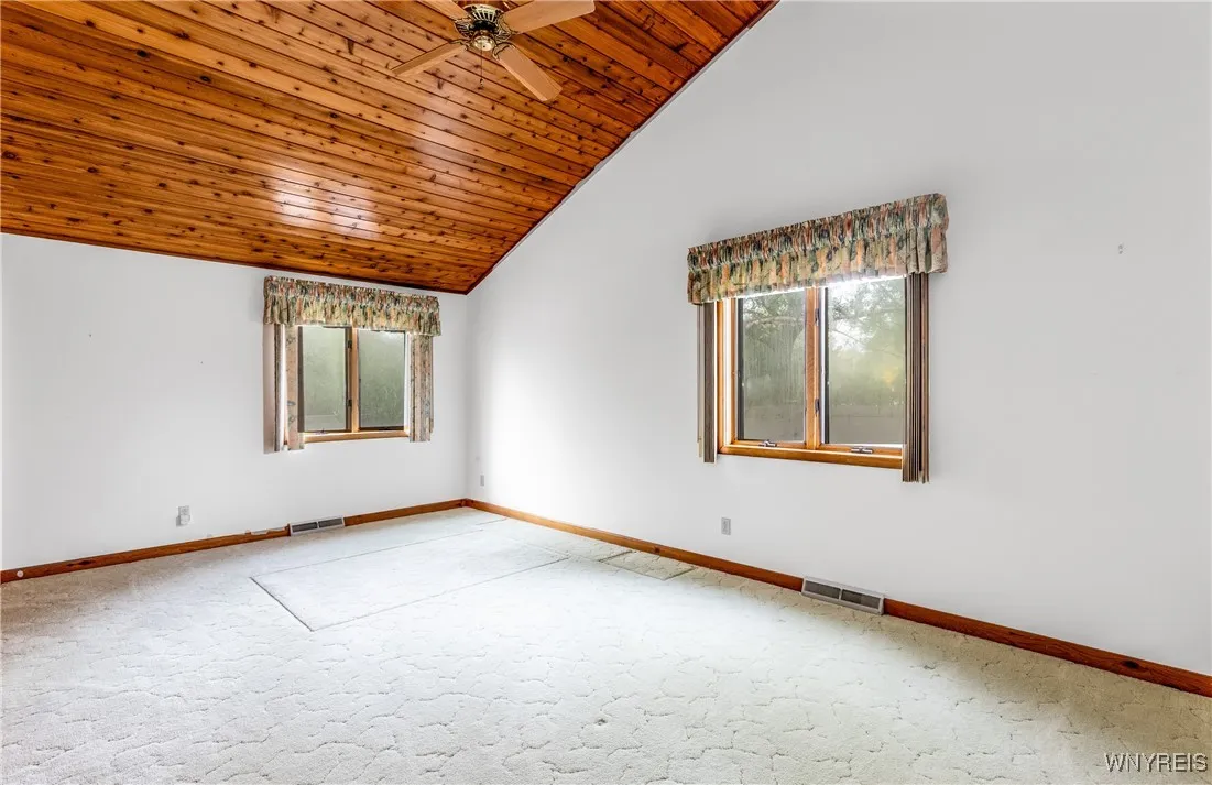 3238 South Woodland Court, Wheatfield, New York 14, Wheatfield, New York 14120, 2 Bedrooms Bedrooms, 7 Rooms Rooms,2 BathroomsBathrooms,Residential,Closed,3238 South Woodland Court, Wheatfield, New York 14,0,B1638256