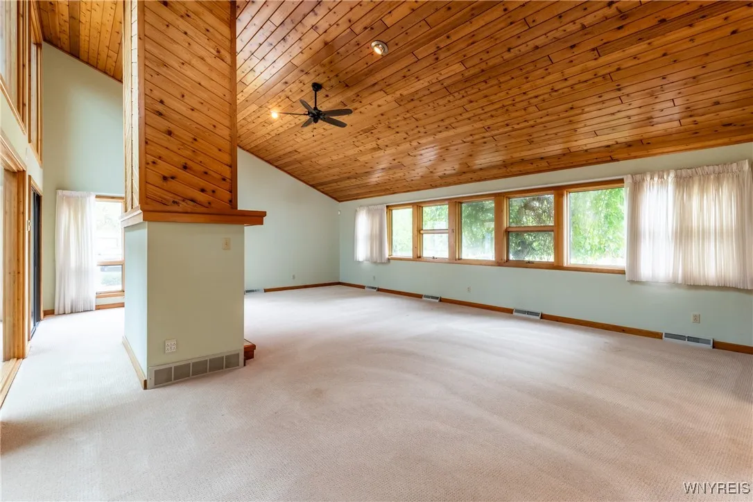 3238 South Woodland Court, Wheatfield, New York 14, Wheatfield, New York 14120, 2 Bedrooms Bedrooms, 7 Rooms Rooms,2 BathroomsBathrooms,Residential,Closed,3238 South Woodland Court, Wheatfield, New York 14,0,B1638256