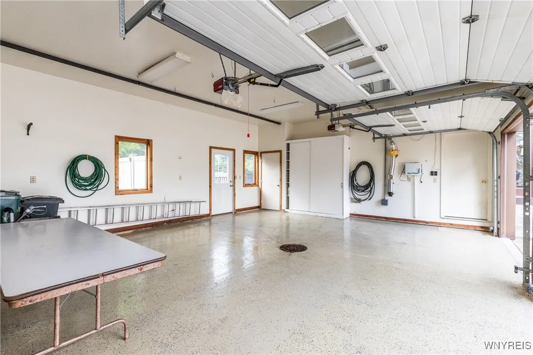 3238 South Woodland Court, Wheatfield, New York 14, Wheatfield, New York 14120, 2 Bedrooms Bedrooms, 7 Rooms Rooms,2 BathroomsBathrooms,Residential,Closed,3238 South Woodland Court, Wheatfield, New York 14,0,B1638256