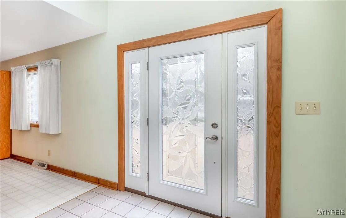 3238 South Woodland Court, Wheatfield, New York 14, Wheatfield, New York 14120, 2 Bedrooms Bedrooms, 7 Rooms Rooms,2 BathroomsBathrooms,Residential,Closed,3238 South Woodland Court, Wheatfield, New York 14,0,B1638256