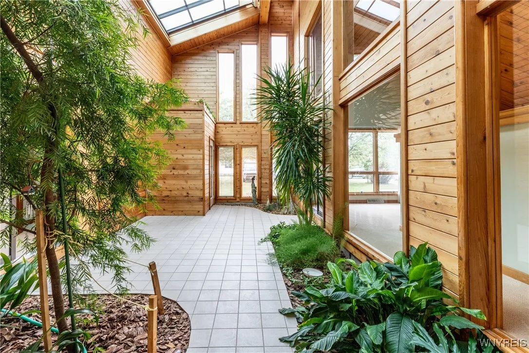 3238 South Woodland Court, Wheatfield, New York 14, Wheatfield, New York 14120, 2 Bedrooms Bedrooms, 7 Rooms Rooms,2 BathroomsBathrooms,Residential,Closed,3238 South Woodland Court, Wheatfield, New York 14,0,B1638256