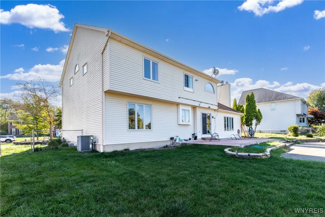 5002 Eastbrooke Place, Clarence, New York 14221, Clarence, New York 14221, 4 Bedrooms Bedrooms, 9 Rooms Rooms,2 BathroomsBathrooms,Residential,For Sale,5002 Eastbrooke Place, Clarence, New York 14221,0,B1638319