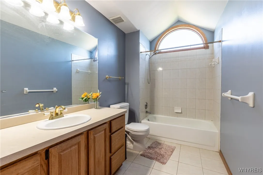 5002 Eastbrooke Place, Clarence, New York 14221, Clarence, New York 14221, 4 Bedrooms Bedrooms, 9 Rooms Rooms,2 BathroomsBathrooms,Residential,For Sale,5002 Eastbrooke Place, Clarence, New York 14221,0,B1638319