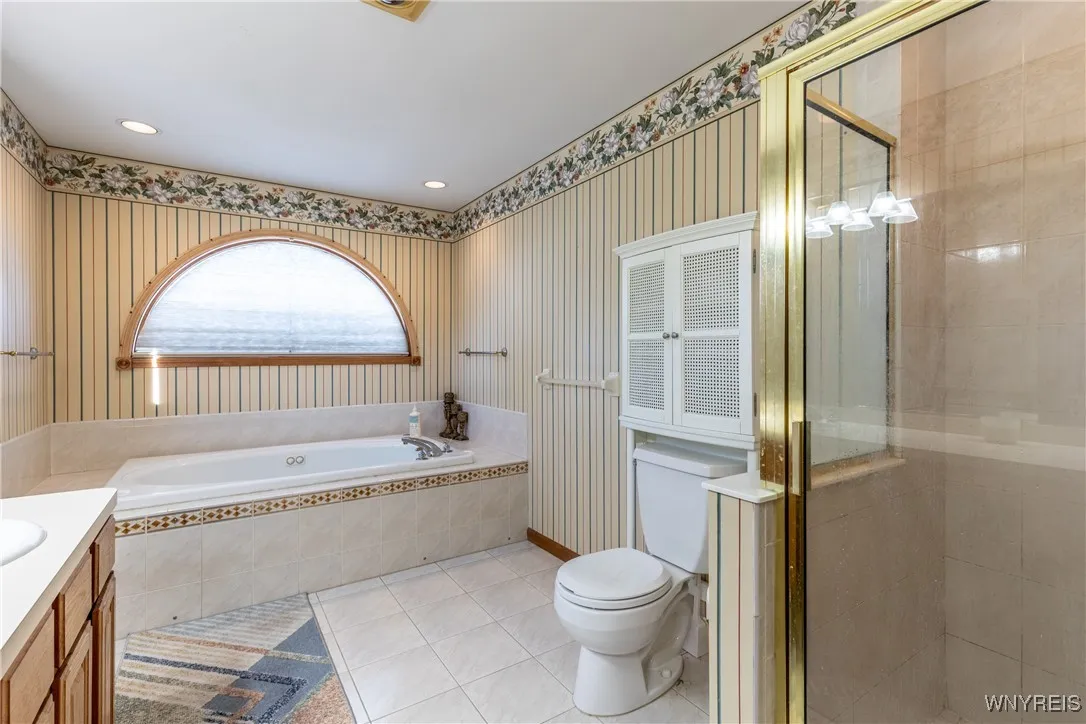 5002 Eastbrooke Place, Clarence, New York 14221, Clarence, New York 14221, 4 Bedrooms Bedrooms, 9 Rooms Rooms,2 BathroomsBathrooms,Residential,For Sale,5002 Eastbrooke Place, Clarence, New York 14221,0,B1638319