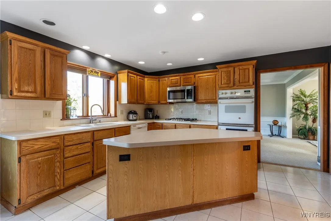 5002 Eastbrooke Place, Clarence, New York 14221, Clarence, New York 14221, 4 Bedrooms Bedrooms, 9 Rooms Rooms,2 BathroomsBathrooms,Residential,For Sale,5002 Eastbrooke Place, Clarence, New York 14221,0,B1638319