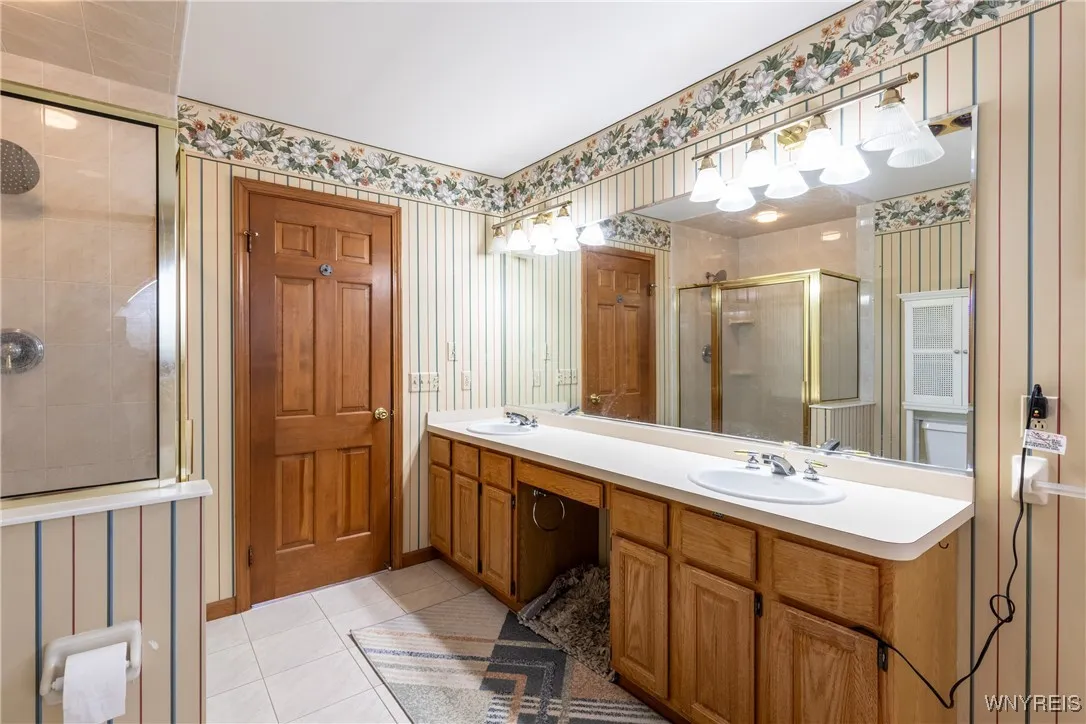 5002 Eastbrooke Place, Clarence, New York 14221, Clarence, New York 14221, 4 Bedrooms Bedrooms, 9 Rooms Rooms,2 BathroomsBathrooms,Residential,For Sale,5002 Eastbrooke Place, Clarence, New York 14221,0,B1638319