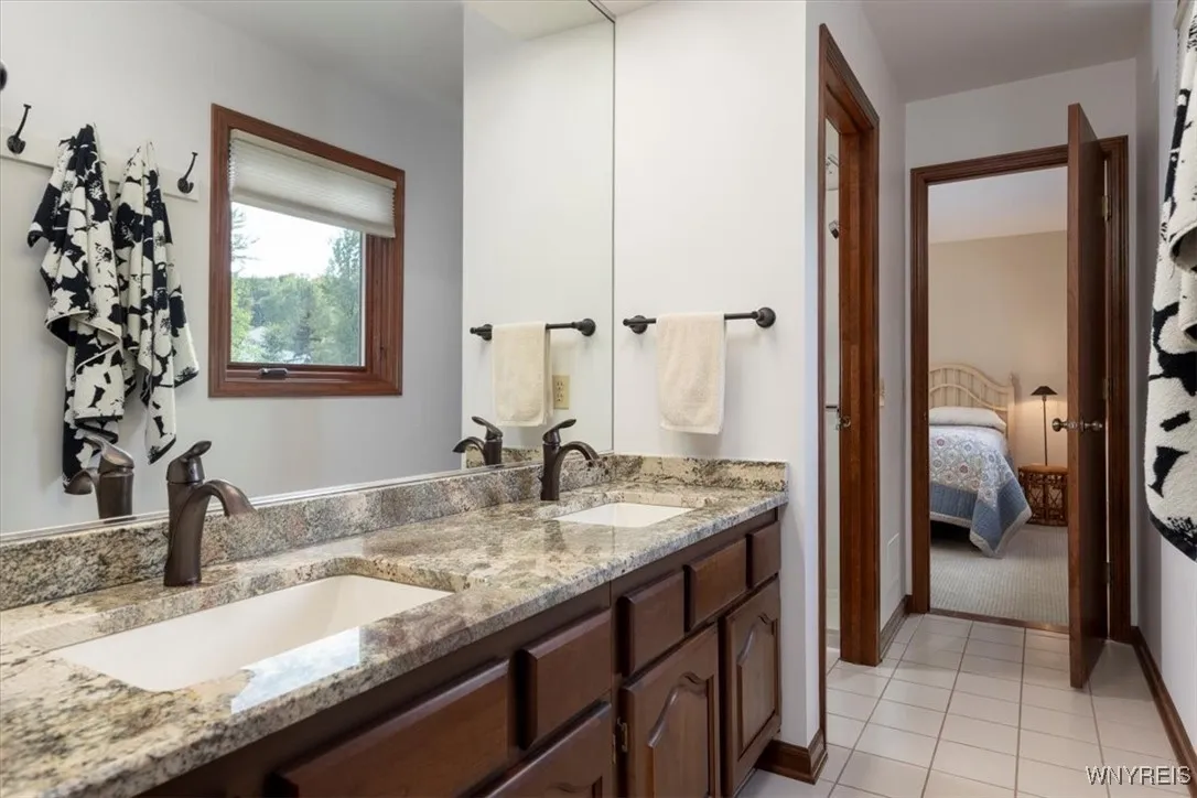 UPSTAIRS JACK AND JILL BATHROOM