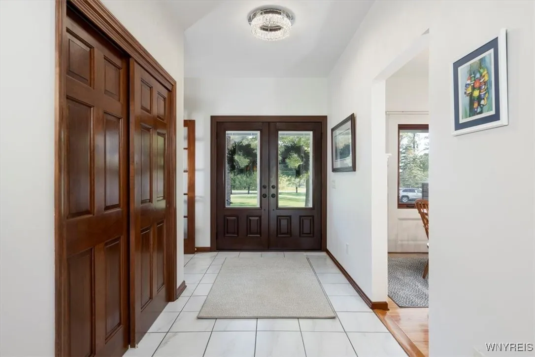 7555 Ellicott Rd, Orchard Park, New York 14170, Orchard Park, New York 14170, 3 Bedrooms Bedrooms, 11 Rooms Rooms,2 BathroomsBathrooms,Residential,For Sale,7555 Ellicott Rd, Orchard Park, New York 14170,0,B1638454