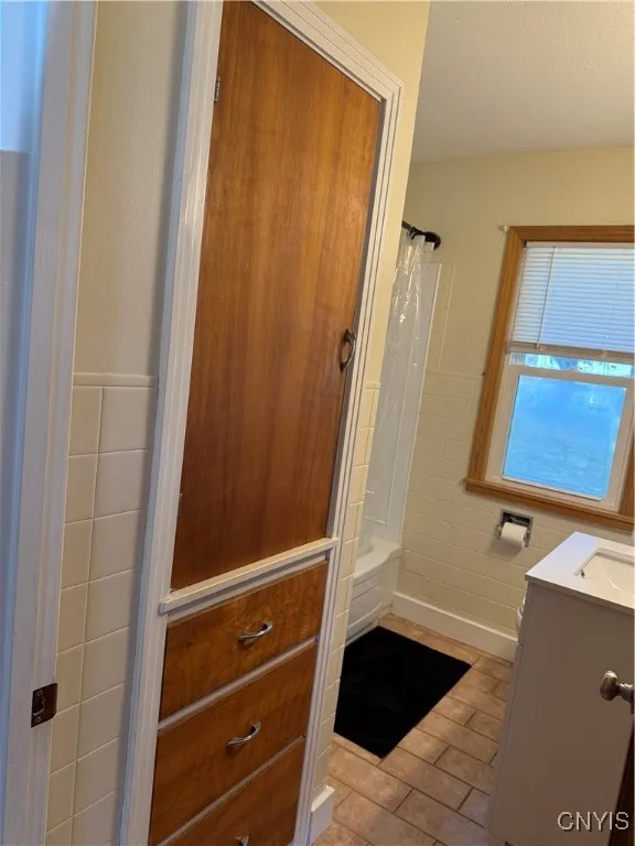 Bathroom linen closet