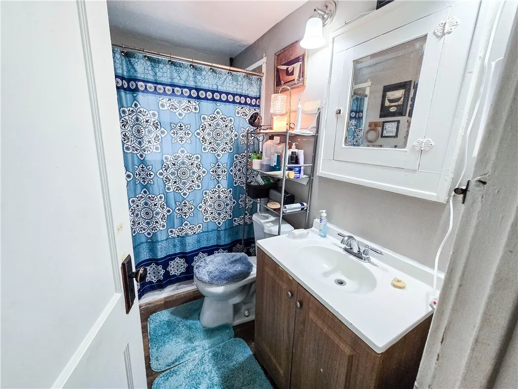 366 Augustine Street, Rochester, New York 14613, Rochester, New York 14613, 5 Bedrooms Bedrooms, ,2 BathroomsBathrooms,Residential,Closed,366 Augustine Street, Rochester, New York 14613,0,R1638439