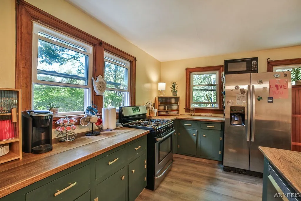 4995 Newton Road, Hamburg, New York 14075, Hamburg, New York 14075, 2 Bedrooms Bedrooms, 4 Rooms Rooms,1 BathroomBathrooms,Residential,Closed,4995 Newton Road, Hamburg, New York 14075,0,B1638403