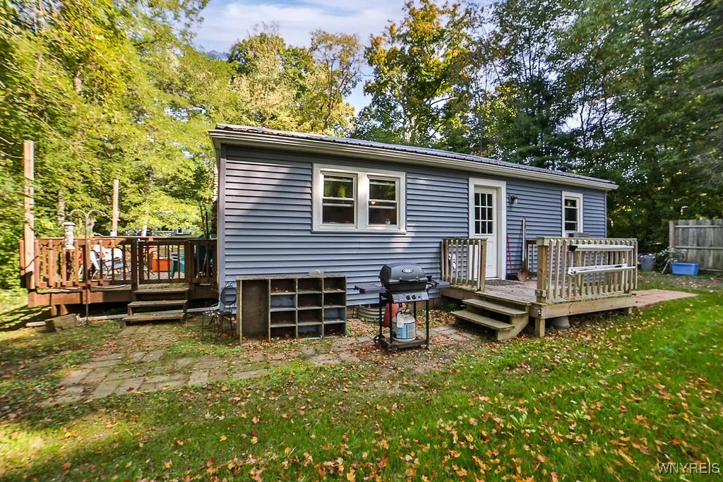 4995 Newton Road, Hamburg, New York 14075, Hamburg, New York 14075, 2 Bedrooms Bedrooms, 4 Rooms Rooms,1 BathroomBathrooms,Residential,Closed,4995 Newton Road, Hamburg, New York 14075,0,B1638403