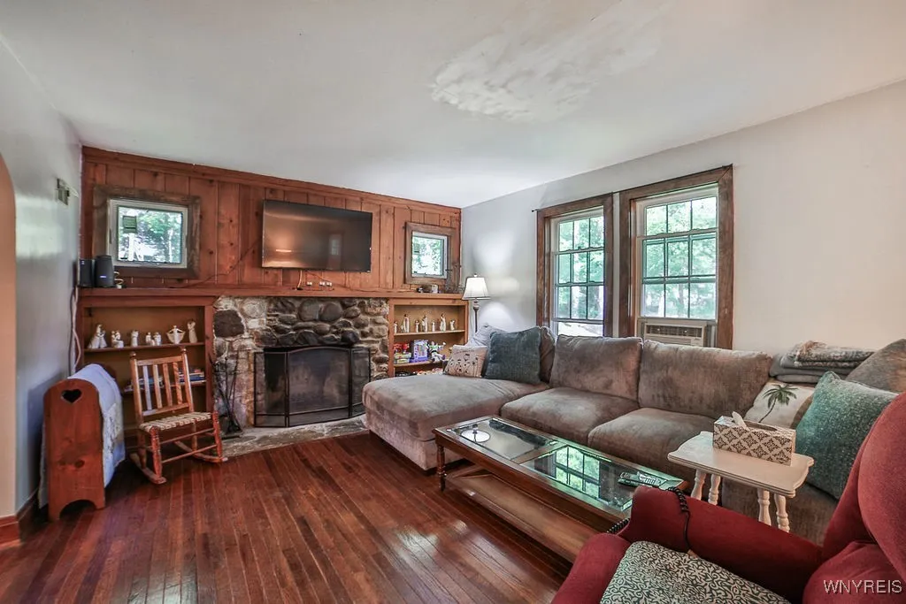 4995 Newton Road, Hamburg, New York 14075, Hamburg, New York 14075, 2 Bedrooms Bedrooms, 4 Rooms Rooms,1 BathroomBathrooms,Residential,Closed,4995 Newton Road, Hamburg, New York 14075,0,B1638403