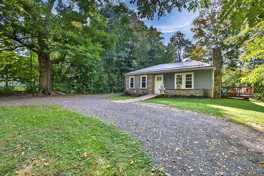 4995 Newton Road, Hamburg, New York 14075, Hamburg, New York 14075, 2 Bedrooms Bedrooms, 4 Rooms Rooms,1 BathroomBathrooms,Residential,Closed,4995 Newton Road, Hamburg, New York 14075,0,B1638403