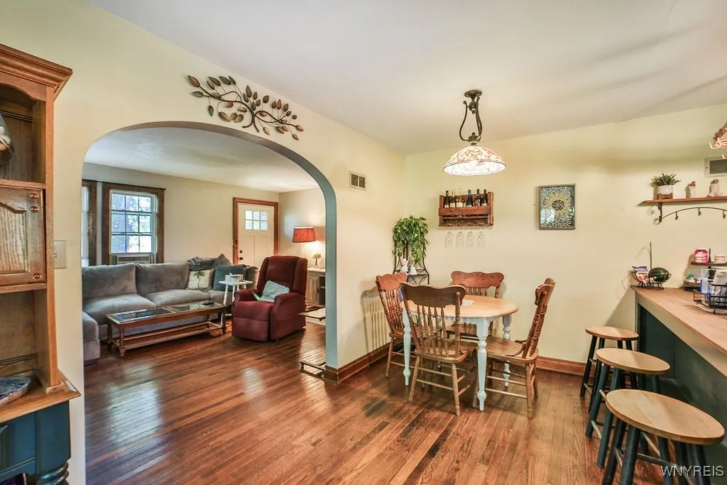 4995 Newton Road, Hamburg, New York 14075, Hamburg, New York 14075, 2 Bedrooms Bedrooms, 4 Rooms Rooms,1 BathroomBathrooms,Residential,Closed,4995 Newton Road, Hamburg, New York 14075,0,B1638403