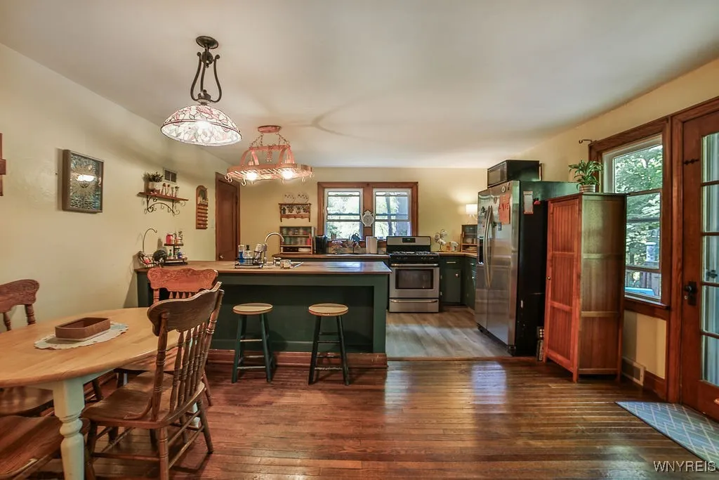 4995 Newton Road, Hamburg, New York 14075, Hamburg, New York 14075, 2 Bedrooms Bedrooms, 4 Rooms Rooms,1 BathroomBathrooms,Residential,Closed,4995 Newton Road, Hamburg, New York 14075,0,B1638403