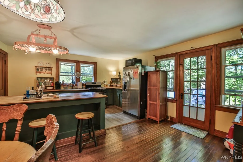 4995 Newton Road, Hamburg, New York 14075, Hamburg, New York 14075, 2 Bedrooms Bedrooms, 4 Rooms Rooms,1 BathroomBathrooms,Residential,Closed,4995 Newton Road, Hamburg, New York 14075,0,B1638403