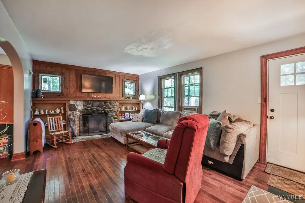 4995 Newton Road, Hamburg, New York 14075, Hamburg, New York 14075, 2 Bedrooms Bedrooms, 4 Rooms Rooms,1 BathroomBathrooms,Residential,Closed,4995 Newton Road, Hamburg, New York 14075,0,B1638403